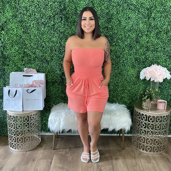 ❌SOLD OUT❌ Smocked Rompers - Picture 2 of 4